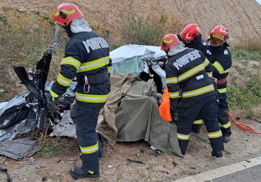 Accident în județul Satu Mare. O mamă și un bebeluș de 9 luni au ajuns la spital după o coliziune pe DN 19A