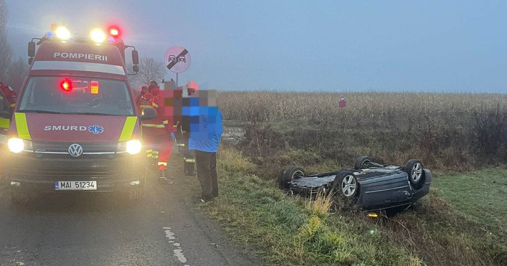 O șoferiță beată a produs un accident cu 3 victime în Oaș! Mașina, oprită în șanț