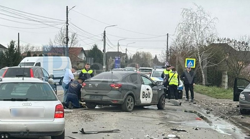 FOTO/VIDEO. Accident grav, cu victime, în Satu Mare! Dacia de la Bolt și un Mercedes