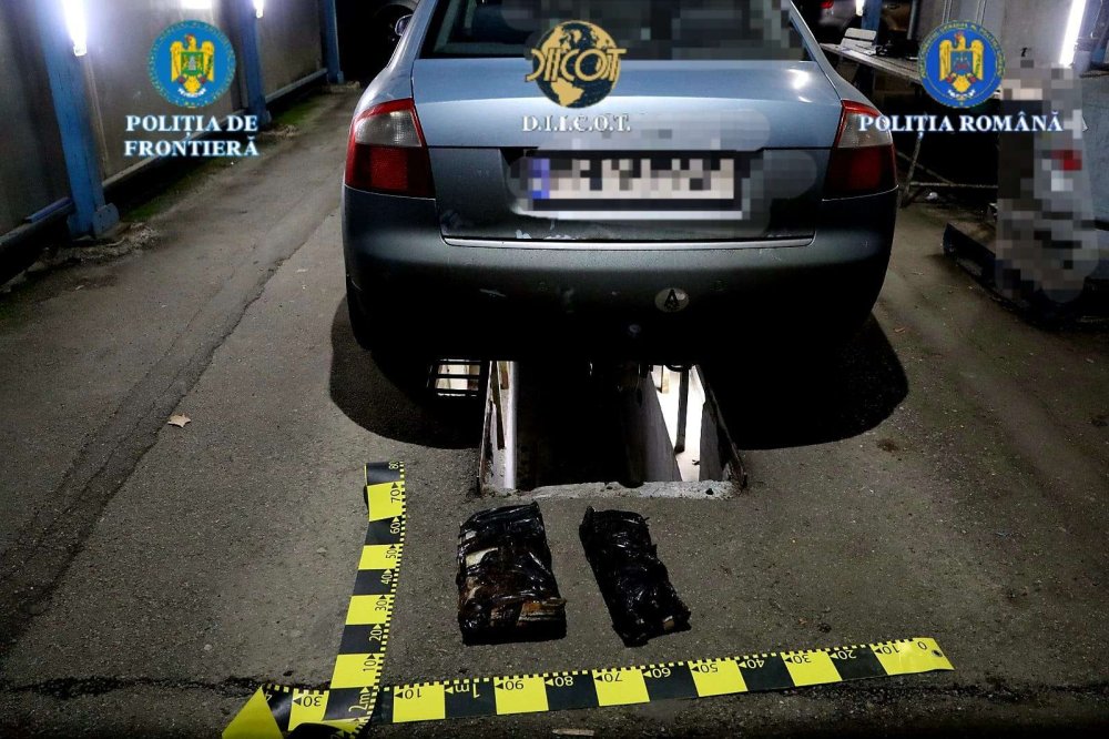 FOTO/VIDEO. Au trecut pe la Petea cu drogurile în mașini, dar tot i-au prins polițiștii de frontieră. Acum au ajuns după gratii