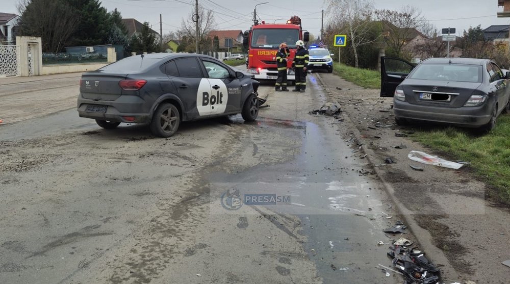 FOTO/VIDEO. Cum s-a petrecut accidentul din Satu Mare. Coliziune între trei mașini. O femeie la spital