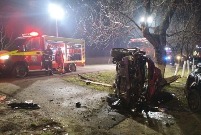 Astăzi, în județul Satu Mare. Mașină răsturnată, șofer beat pulbere