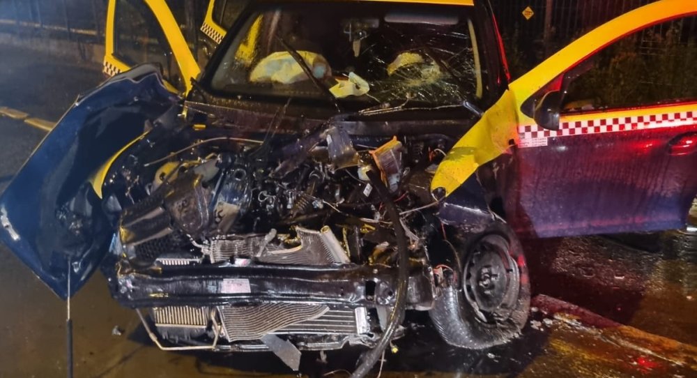 Taximetrist cu permisul suspendat, beat și cu antecedente, ACHITAT după un accident