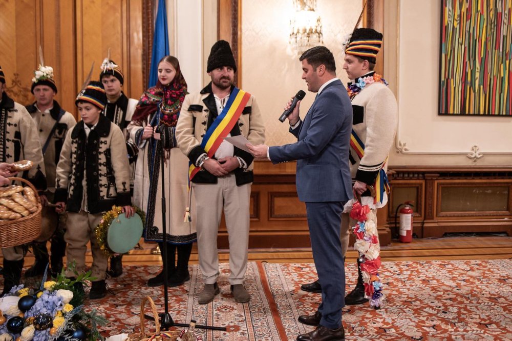 „România colindă! Tradiții în lumină”, concert de suflet la Palatul Parlamentului. Adrian Cozma, gazda evenimentului