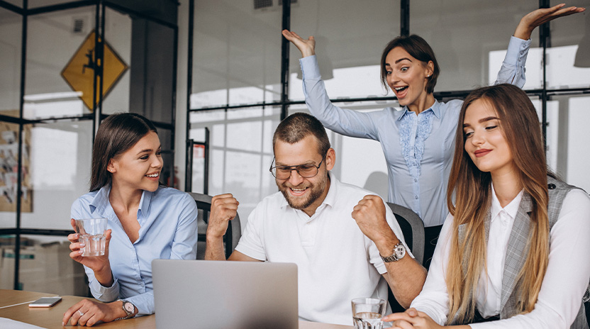 Tot mai puține job-uri libere. În ce domenii fac cele mai multe angajări acum