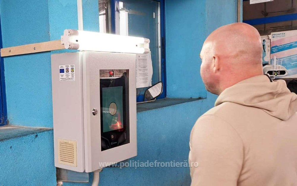 FOTO. Preluarea datelor biometrice, funcțională la vama Halmeu. Ce date se colectează și de la cine
