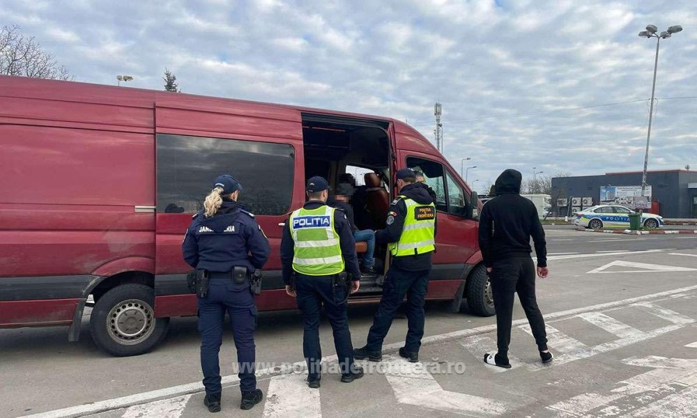 FOTO/VIDEO. Filtre ale frontieriștilor sătmăreni pe drumurile spre Ungaria. Amenzi de zeci de mii de lei