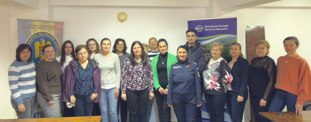 Scuzele nu schimbă realitatea! Activitate de conștientizare în cadrul Proiectului UNITE la Satu Mare. O inițiativă dedicată prevenirii violenței domestice și sprijinirii victimelor.