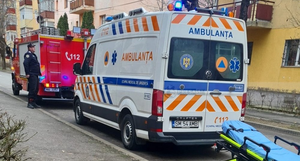 Scurt circuit și degajare mare de fum într-un local din Micro 16, în Satu Mare. Pompierii au intervenit rapid