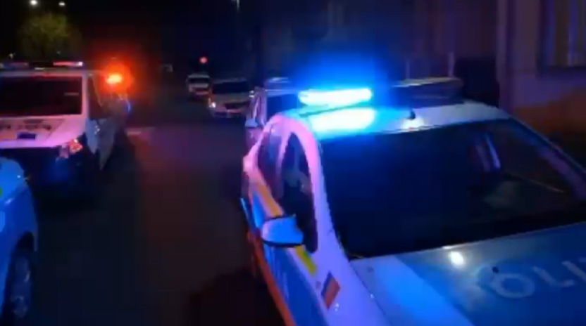 VIDEO. Razii ale polițiștilor sătmăreni în această dimineață, într-un cartier din Satu Mare