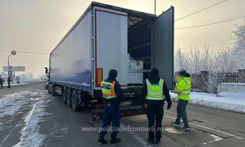 FOTOGALERIE. Amenzi uriașe în fostele vămi din județul Satu Mare. Transportator, ars la buzunare