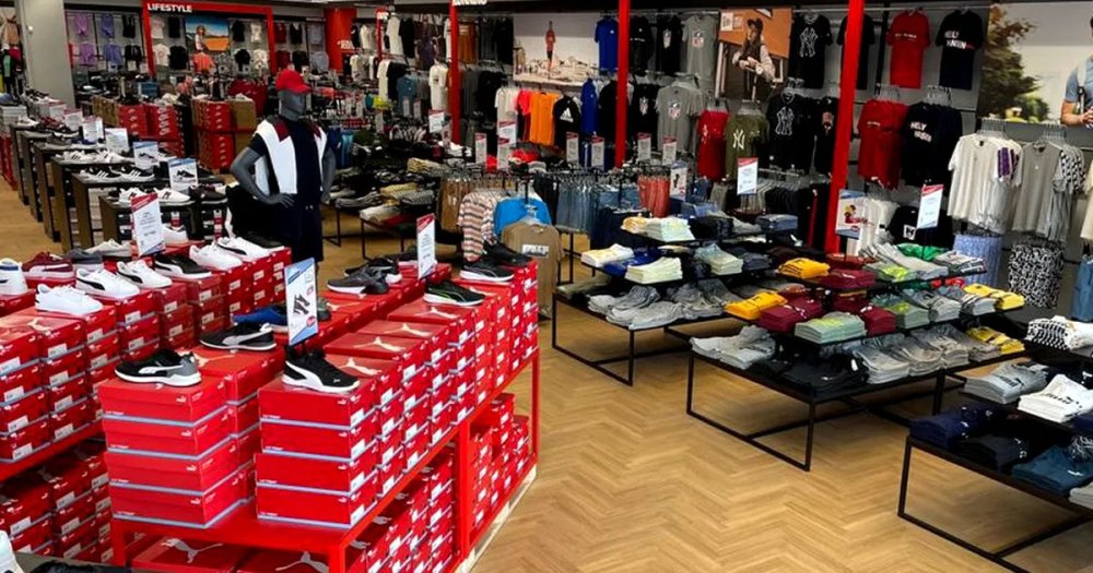 Un colos se retrage definitiv din România. Avea magazin și în Satu Mare. Toate au fost vândute