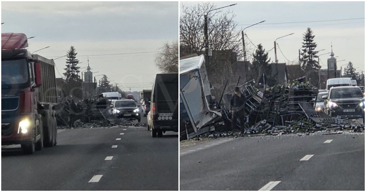 FOTO/VIDEO. Accident rutier neobișnuit: un camion încărcat cu flori s-a răsturnat parțial pe carosabil în Mădăras