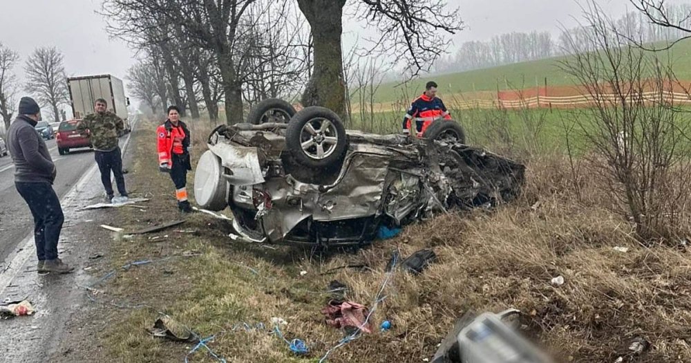 FOTO. Mașină răsturnată, accident mortal. Accident teribil pe DN19, un șofer a decedat