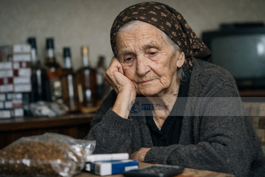 O femeie de 88 de ani, cercetată penal. Străbunica contrabandistă din Satu Mare  