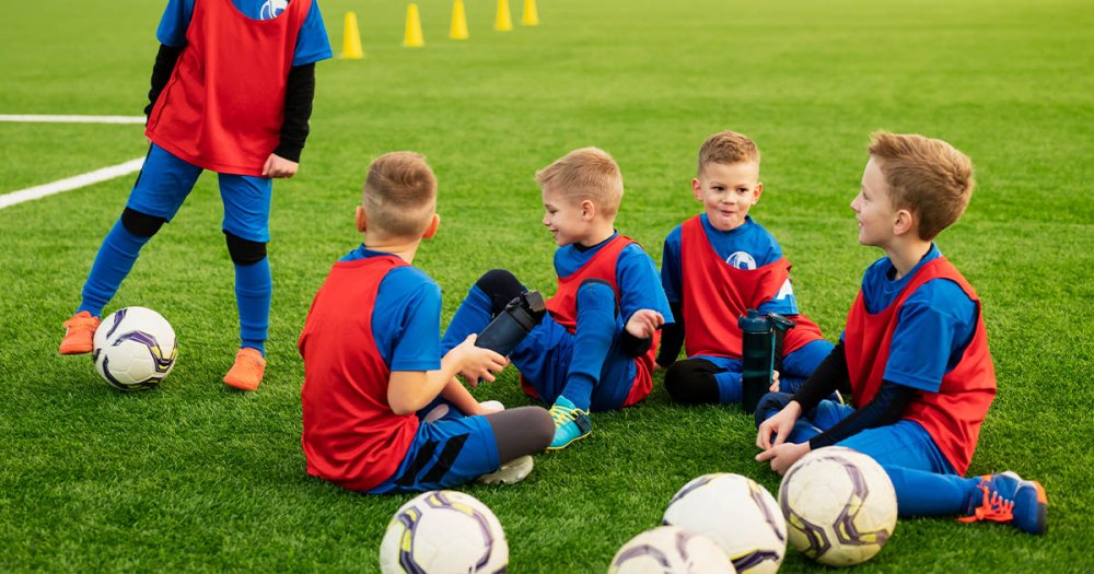 Teren de sport și un nou loc de joacă la o școală din Satu Mare. Consilierii au dat undă verde proiectului