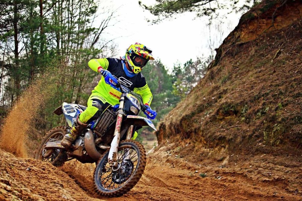 Beneficiile folosirii anvelopelor enduro pe trasee montane
