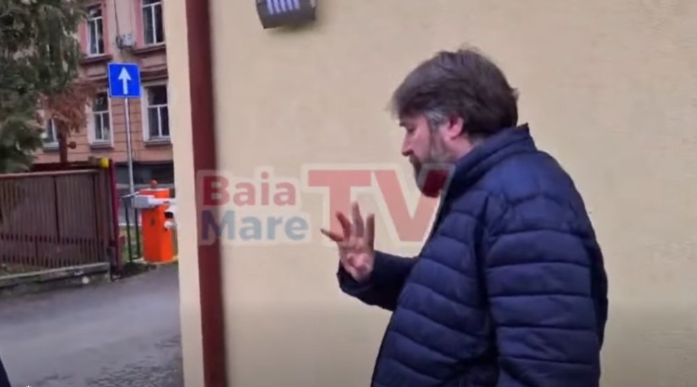 VIDEO. Profesor și doi foști elevi, acuzați de viol! Cum ar fi acționat gruparea. Victimele: eleve ale liceului