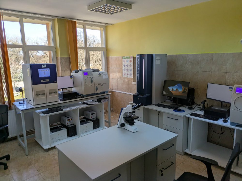 FOTO. Un spital din județ se poate mândri un unul dintre cele mai bine echipate laboratoare de analize din țară