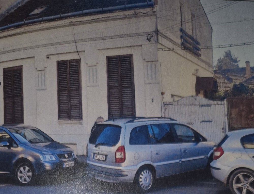 FOTO. Cu cât vinde ANAF o casă confiscată, în Cartierul Funcționarilor din Satu Mare