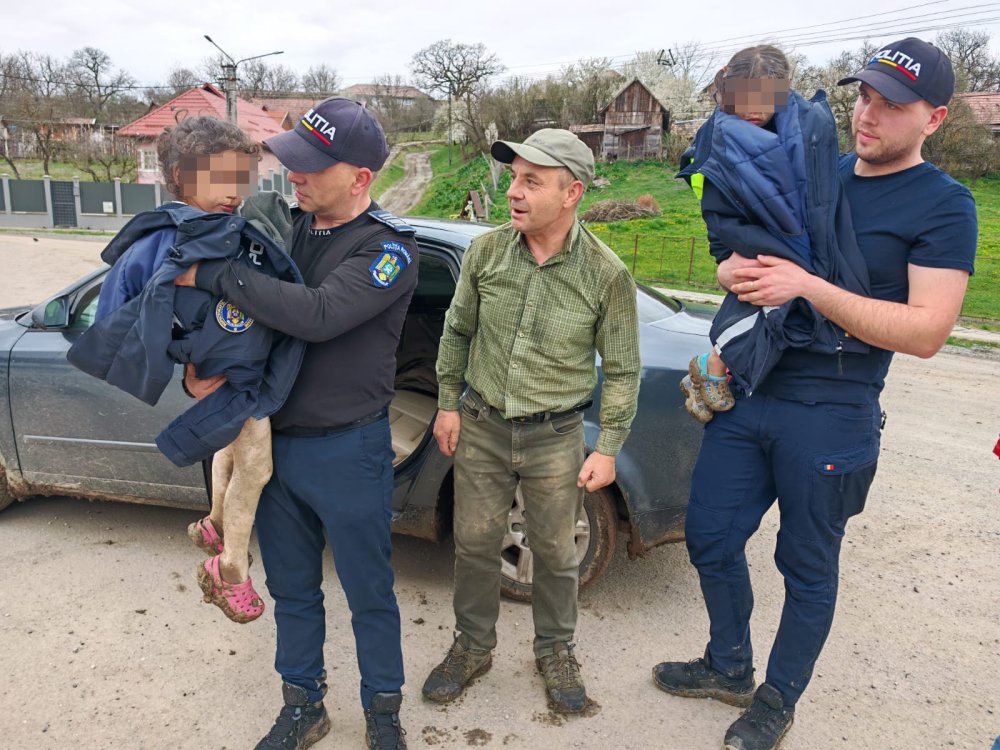FOTO/VIDEO. Cele două fetițe date dispărute duminică au fost găsite. Erau dispărute de 24 de ore