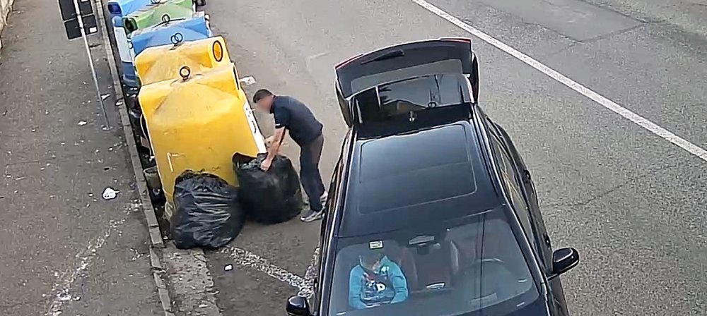 FOTO. Avertisment pentru sătmărenii care depozitează gunoiul ilegal. Primăria Satu Mare continuă monitorizarea