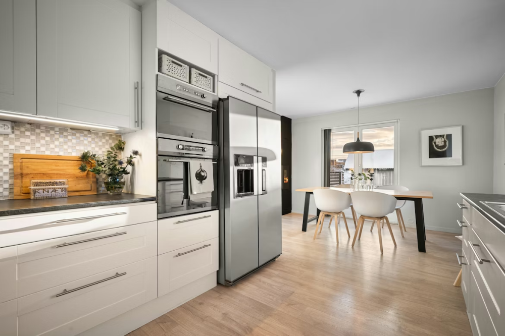 Cum să-ți organizezi eficient alimentele într-un frigider side by side