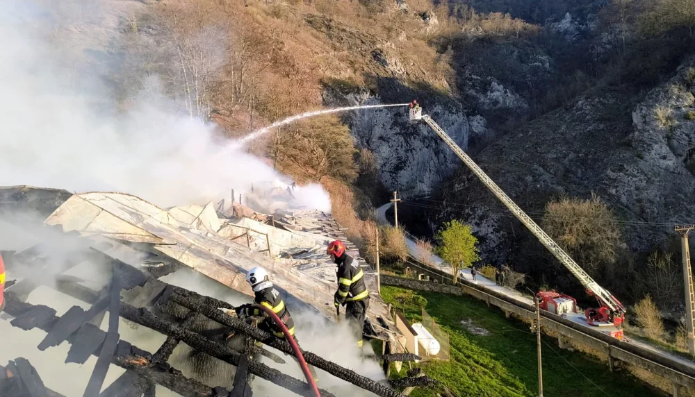 FOTO/VIDEO. Incendiu de Paște la o mănăstire! O călugăriță a murit carbonizată