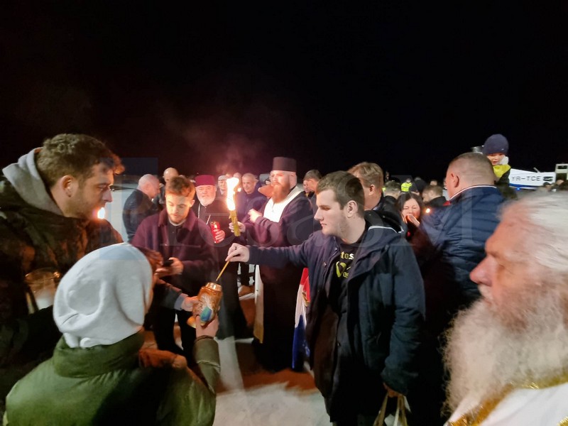 Lumina Sfântă (1).jpg