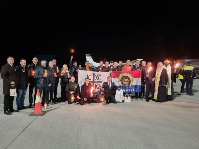 Lumina Sfântă (3).jpg