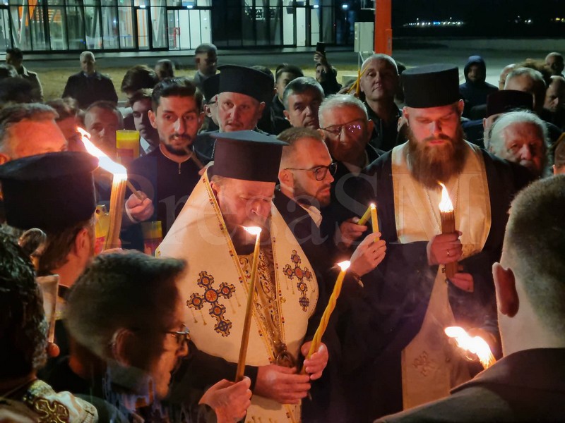 Lumina Sfântă (4).jpg