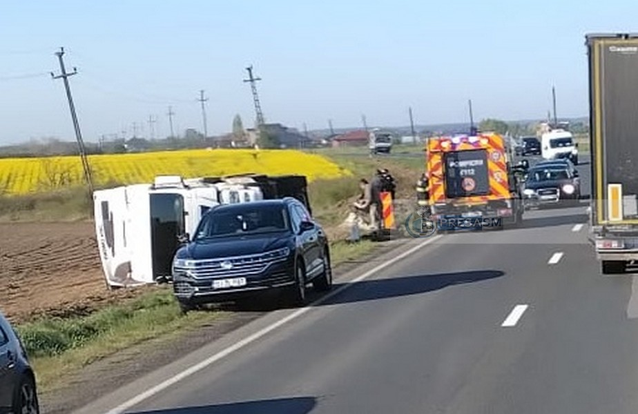 Tir rasturnat satu mare aeroport.jpg