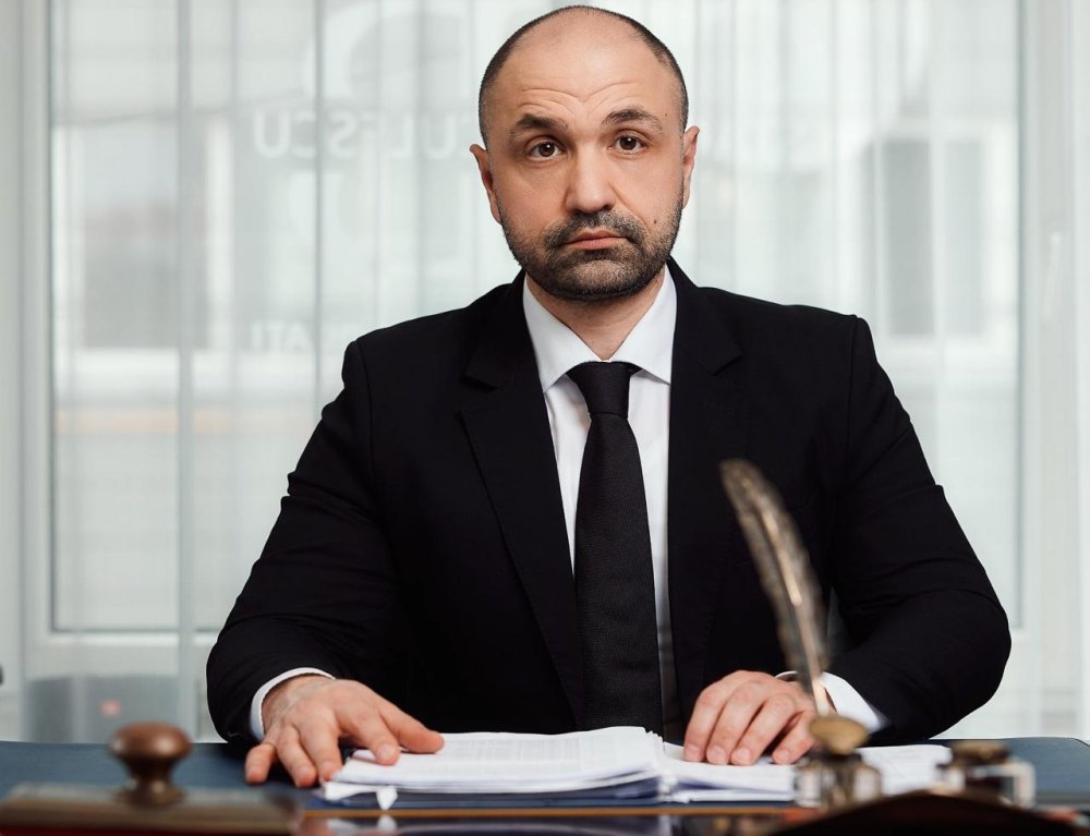 Educația juridică în școli, protecția împotriva consumului de droguri, avertizează decanul Baroului Satu Mare, Vlad Baculescu