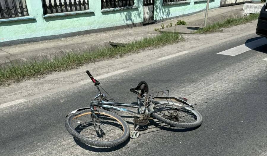 Accident în județul Satu Mare. Biciclist ajuns la spital. Șoferul a plecat de la locul accidentului. Se urcase băut la volan