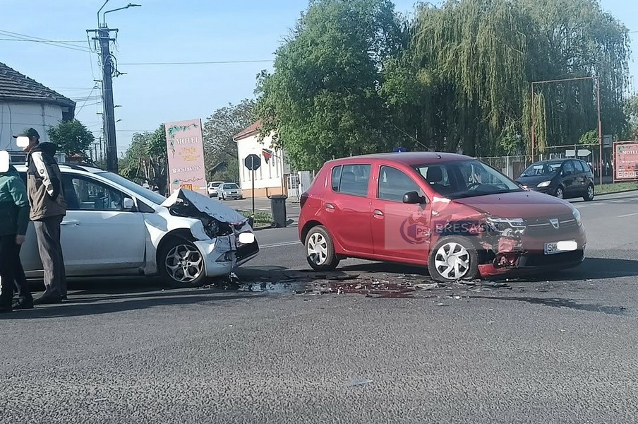 accident coliziune masini carei  (2).jpg