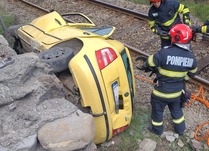 accident masina rasturnata calea ferata.png