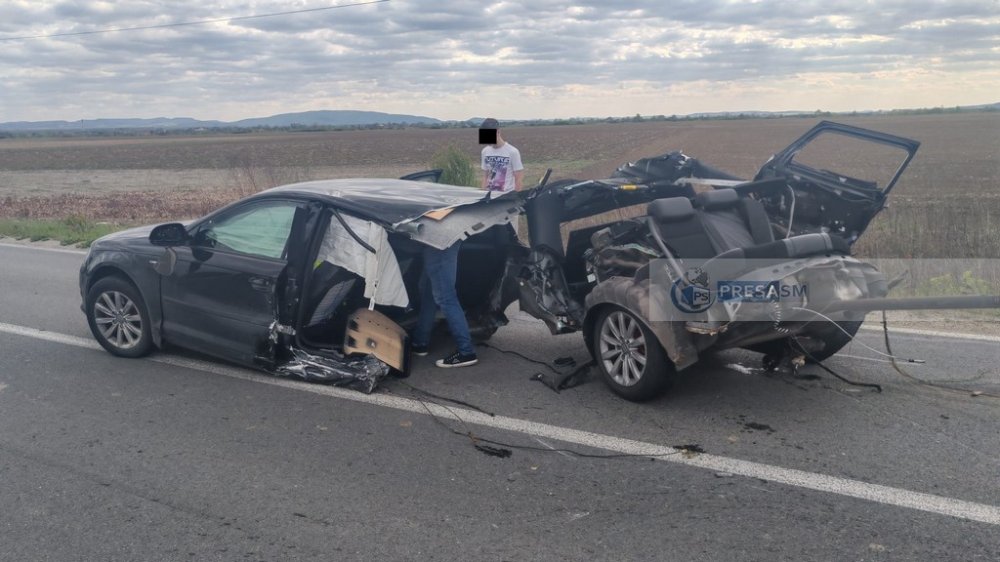 accident masina rupta in doua camp sant (1).jpg