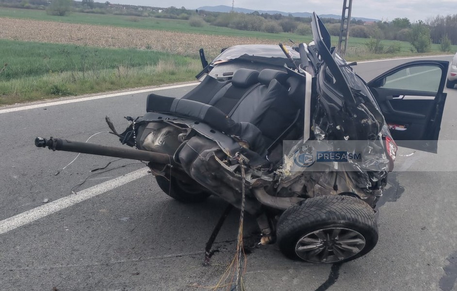 accident masina rupta in doua camp sant (5).jpg