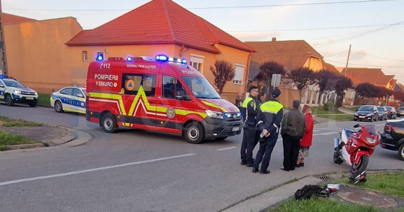 FOTO. Accident în municipiul Satu Mare. Motociclist lovit de mașină. Șofer lăsat fără permis