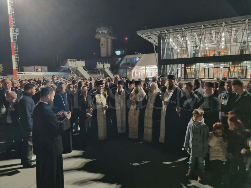 asteptare lumina sfanta.jpg