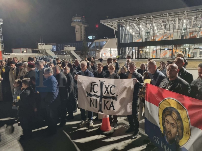 asteptare lumina sfanta2.jpg