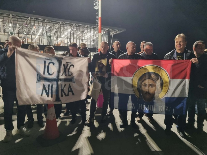 asteptare lumina sfanta5.jpg