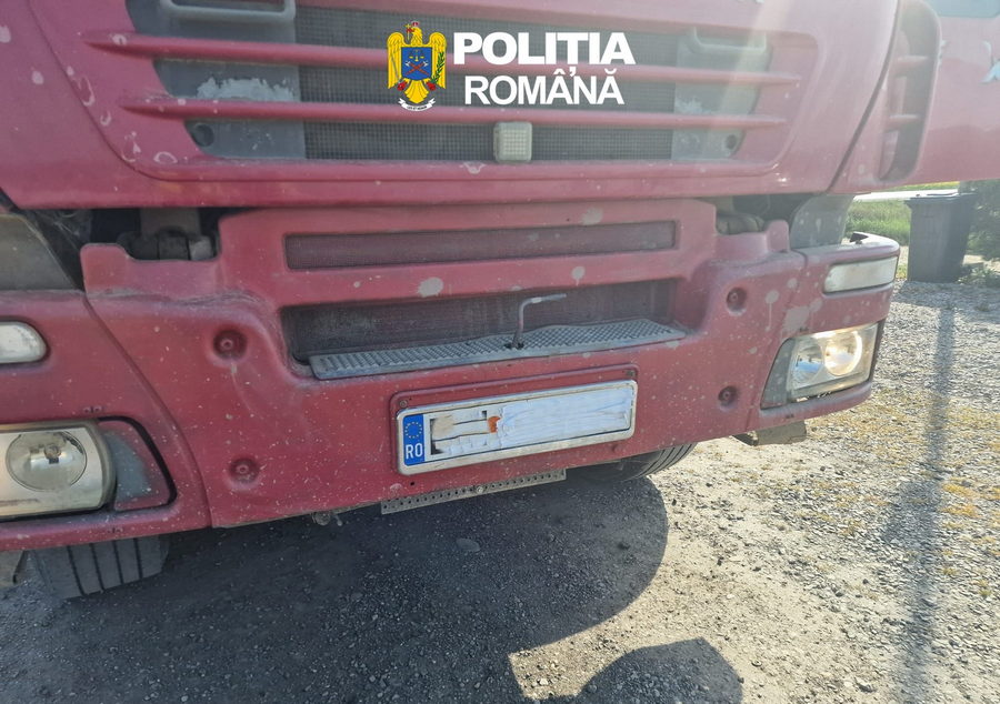 confiscare-masina-cu-numar-acoperit-foto-politia-15042026.jpg