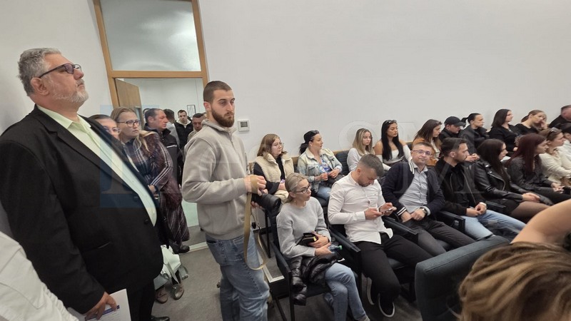 dezbatere păcănele.jpg