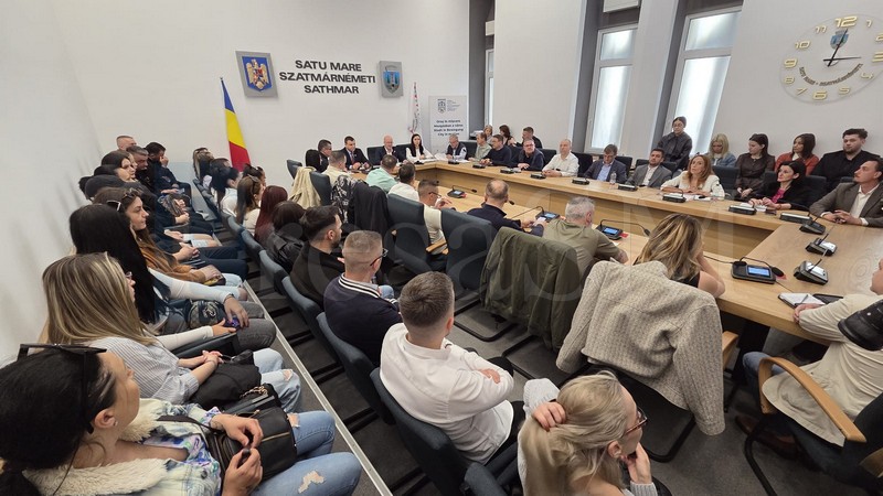 FOTO/VIDEO. Sală plină la dezbaterea legată de păcănele la Satu Mare