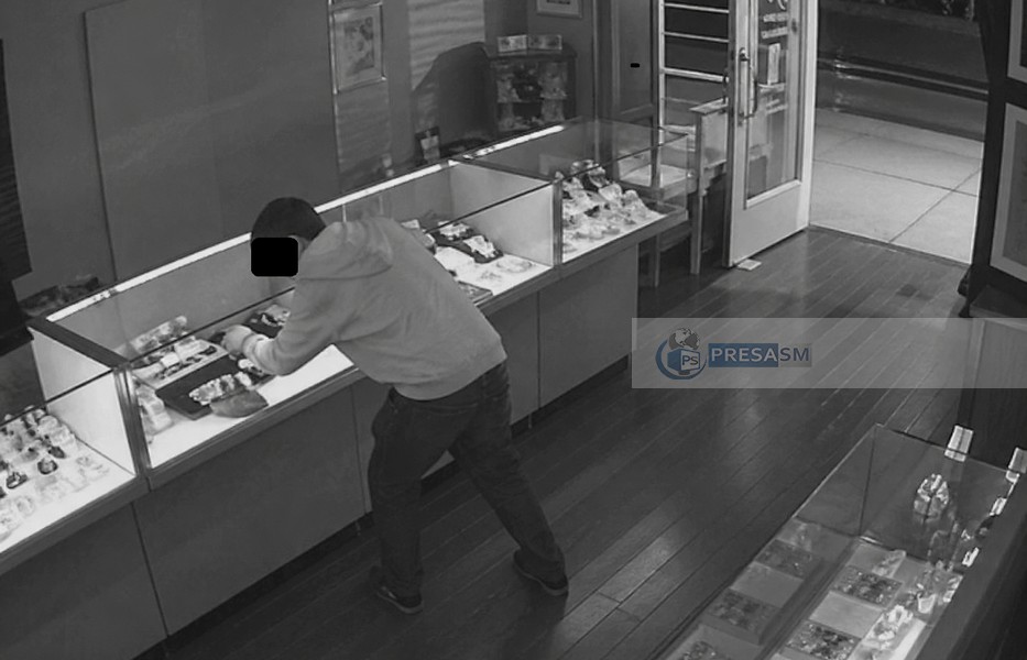 După ce a pierdut la cazino, un tânăr din Satu Mare a furat zeci de gr. de aur din bijuteria bunicului