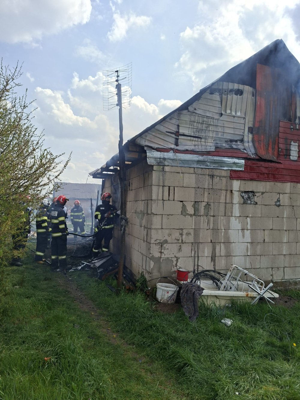 incendiu ardud pompieri casa1.jpg