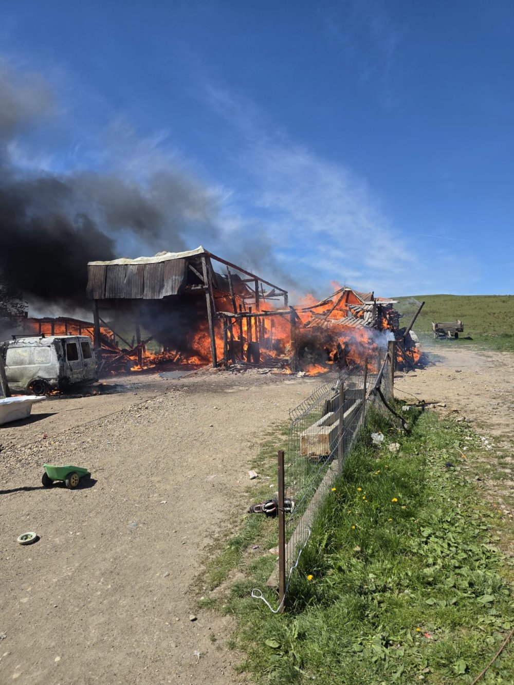 incendiu pompieri 1.jpg