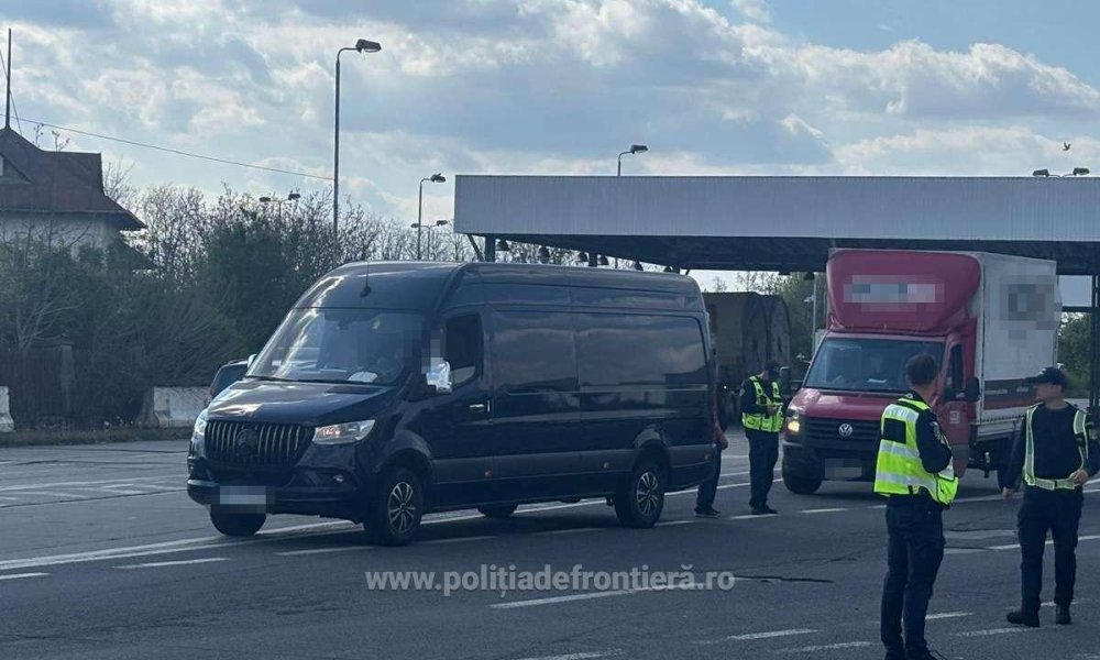 politia de frontiera control controale filtru filtre duba autoutilitara (1).jpg