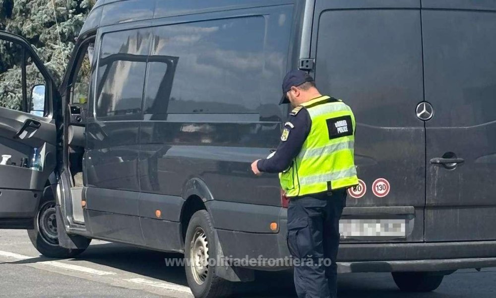 politia de frontiera control controale filtru filtre duba autoutilitara (3).jpg